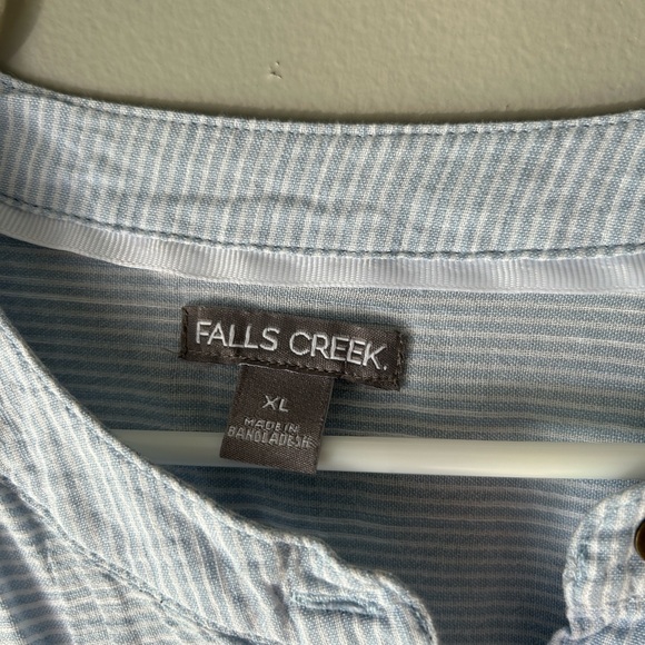 Spring/Summer light weight blouse - Picture 2 of 4